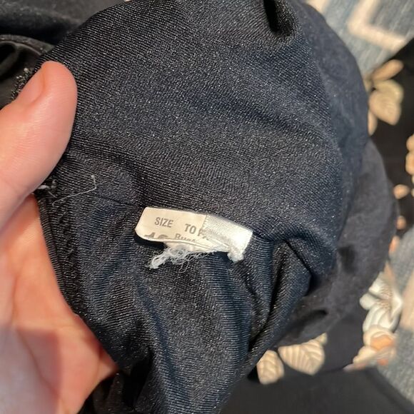 Seafolly
Splendor Long Sleeve Surfsuit - Picture 8 of 11